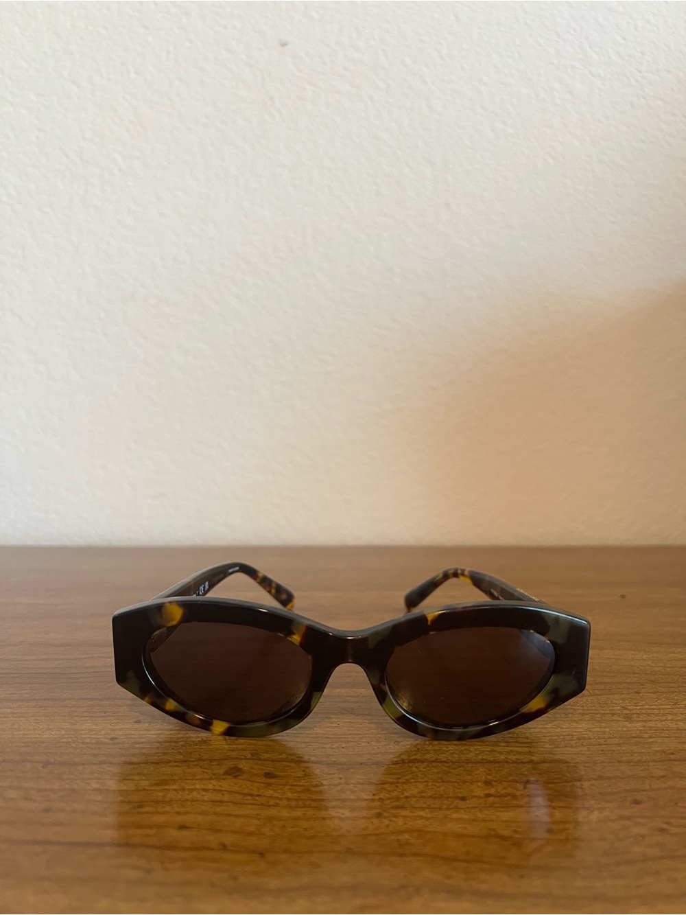 Tory Burch Tortoiseshell Pierced Oval Sunglasses - Brown Lenses